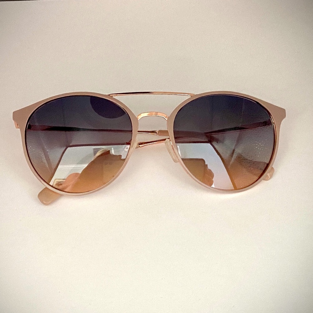 Jessica Simpson Rose Gold Frame Sunglasses with Brown Gradient Lenses